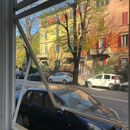 Urban Jungle Apartment *